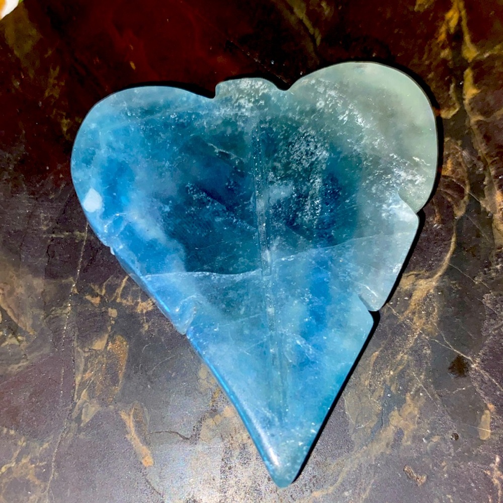 Blue fluorite leaf HQ